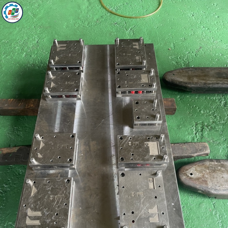 KHUÔN MẪU BÌNH DƯƠNG 1
